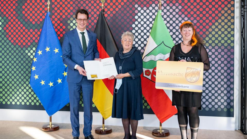 Verleihung der Jubiläums-Ehrenamtskarte NRW an Hildegard Wirths aus Wiehl
