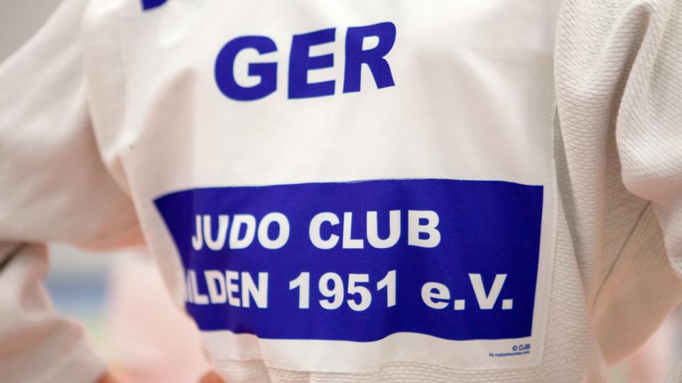 Judo-Jacke mit Logo des Judo Club Hilden 1951 e.V. 